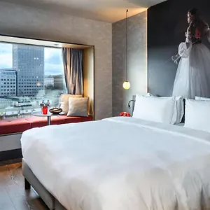 Radisson Red Hotel, 4* Wien